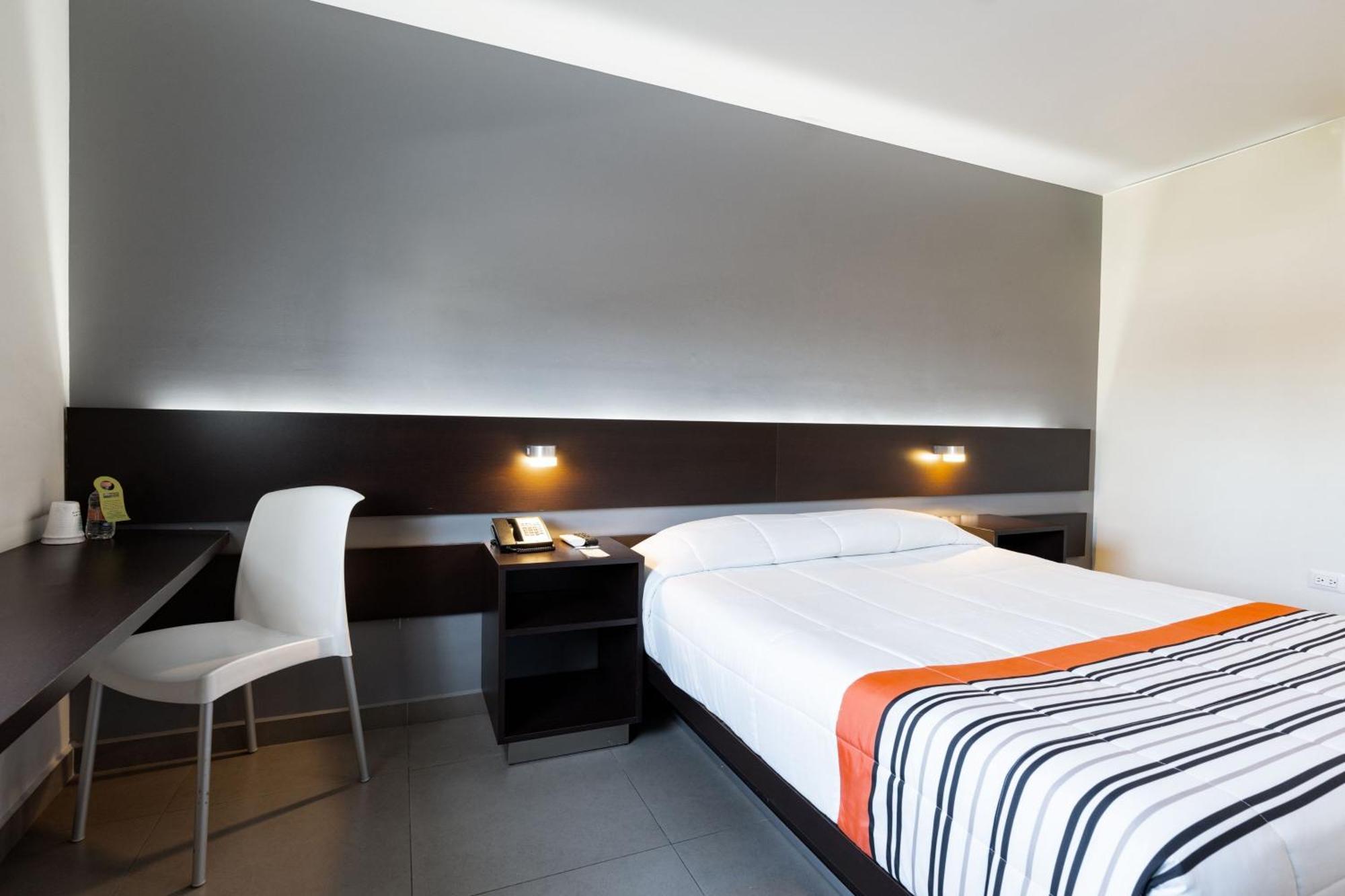 City Express Junior By Marriott Aguascalientes Centro Екстериор снимка