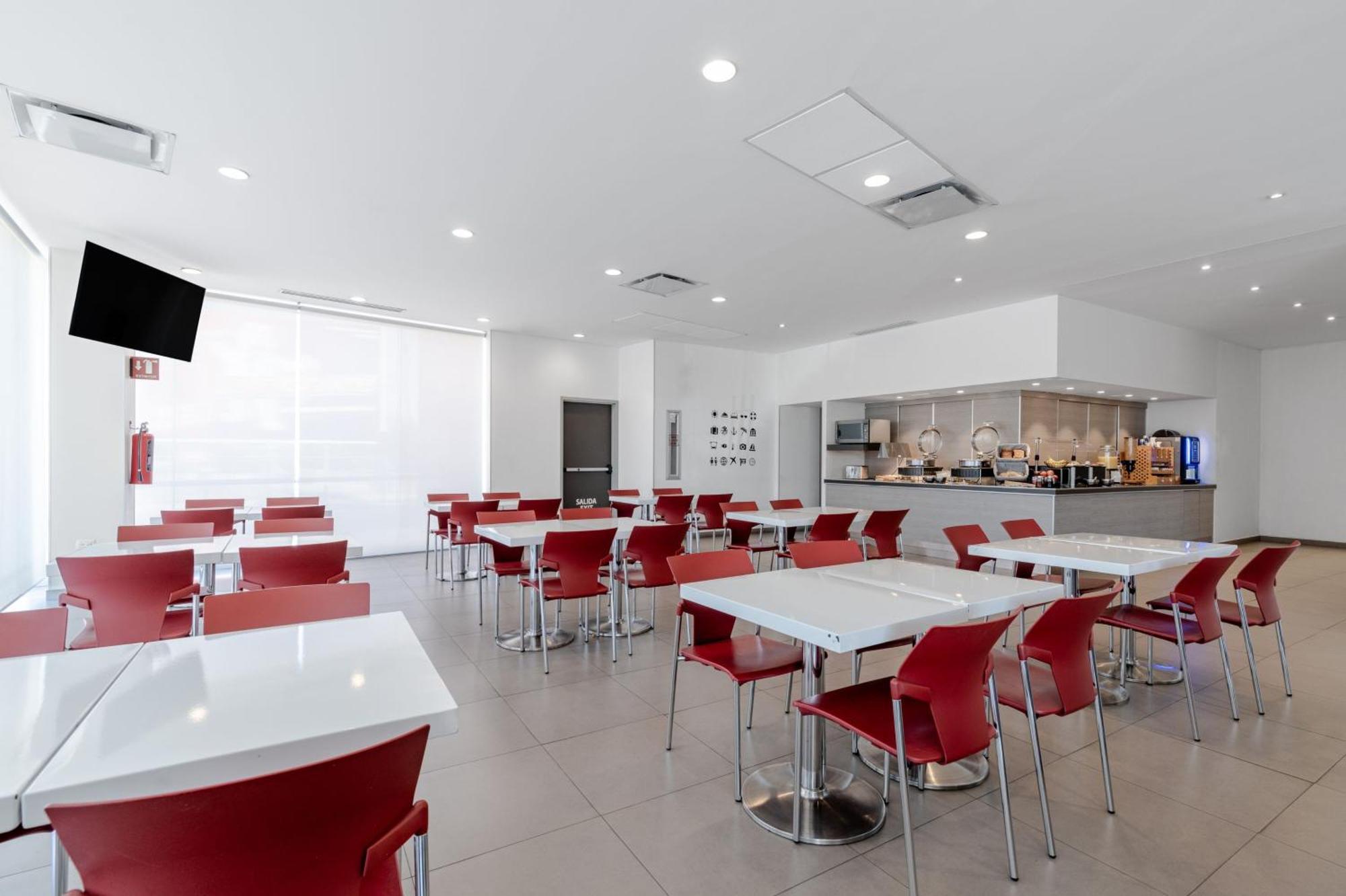 City Express Junior By Marriott Aguascalientes Centro Екстериор снимка