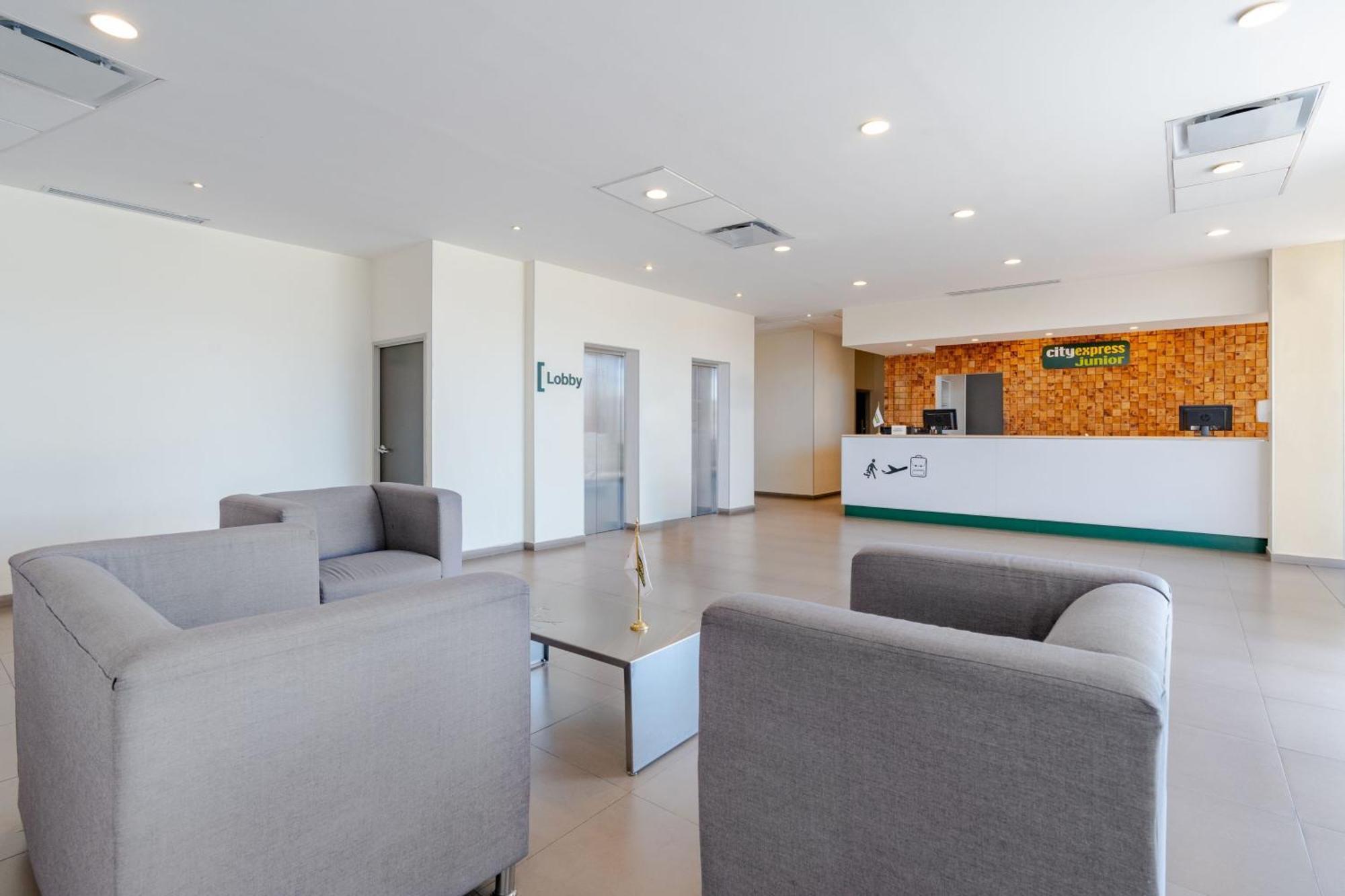 City Express Junior By Marriott Aguascalientes Centro Екстериор снимка