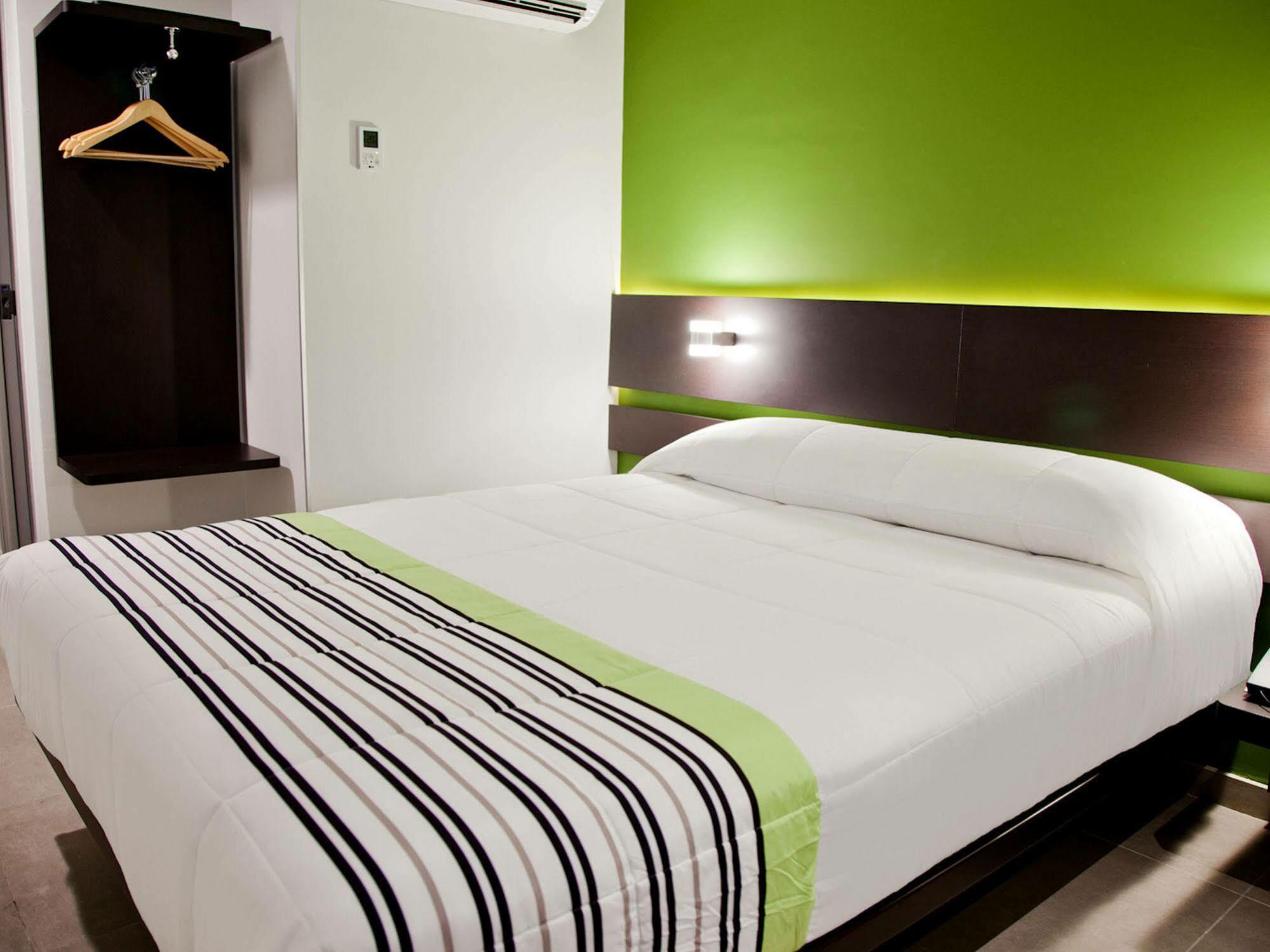 City Express Junior By Marriott Aguascalientes Centro Екстериор снимка